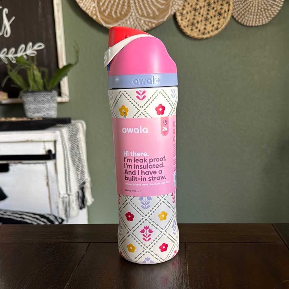 Owala 24 oz. FreeSip Stainless Steel Water Bottle in Garden Whimsy! New!